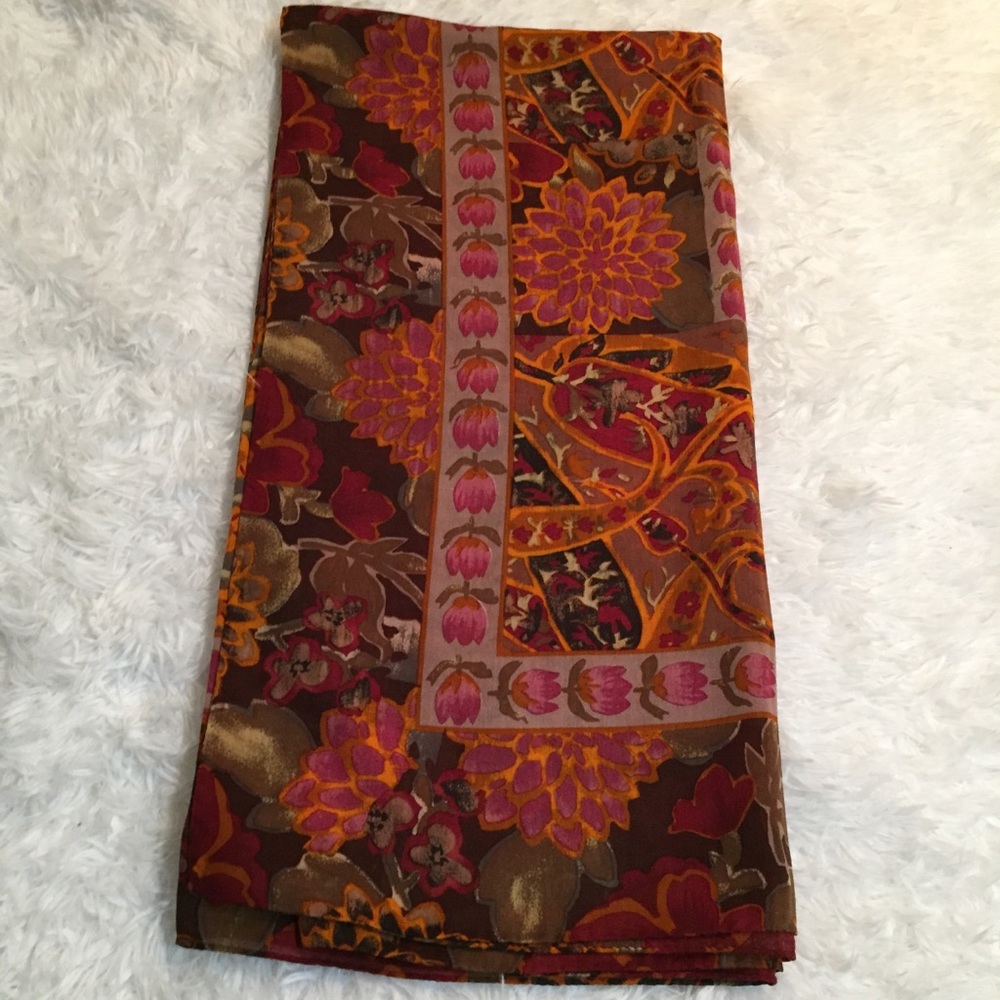 🌵BOGO🌵Beautiful large floral scarf fall colors